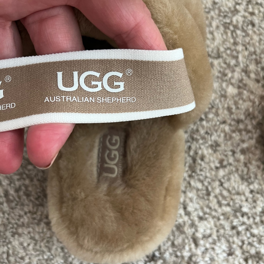 UGG Tan Fur Slippers Beige NWWT